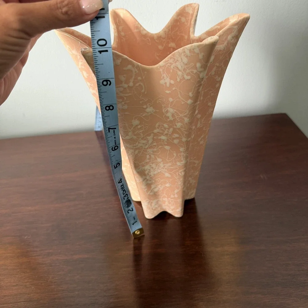 Vintage MCM Shawnee Pottery Blush Pink Splatter Design Cameo Ware Vase